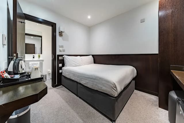 Central Park Hotel-Original Double Room-4