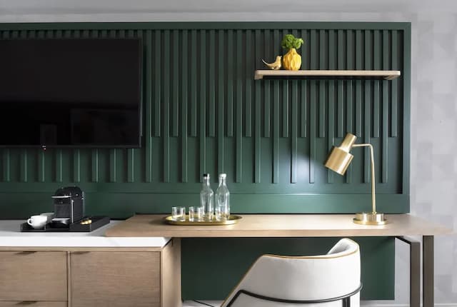 芝加哥市中心 voco IHG 旗下酒店-頂級客房, 1 張特大雙人床, 輪椅可達淋浴間 (Mobility Accessible)-1