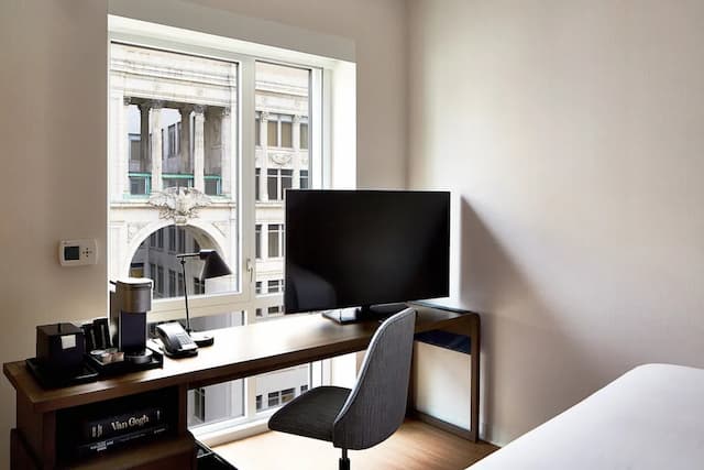 Hotel Indigo NYC Financial District, an IHG Hotel-標準客房, 1 張特大雙人床, 無障礙, 非吸煙房 (Communications Accessible)-1