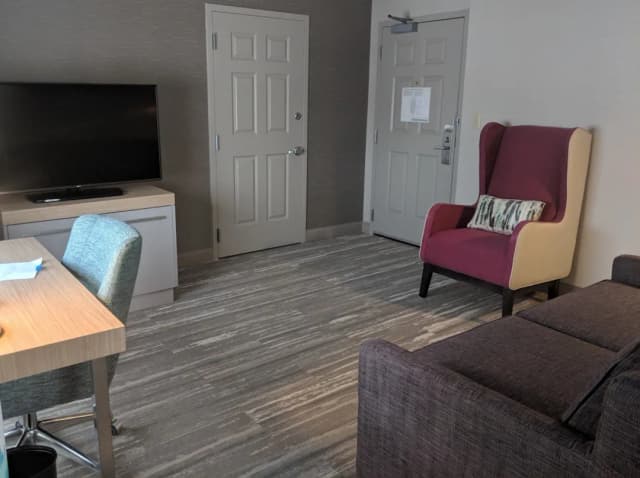 芝加哥北岸/埃文斯頓希爾頓花園飯店-套房, 1 張特大雙人床, 非吸煙房-2