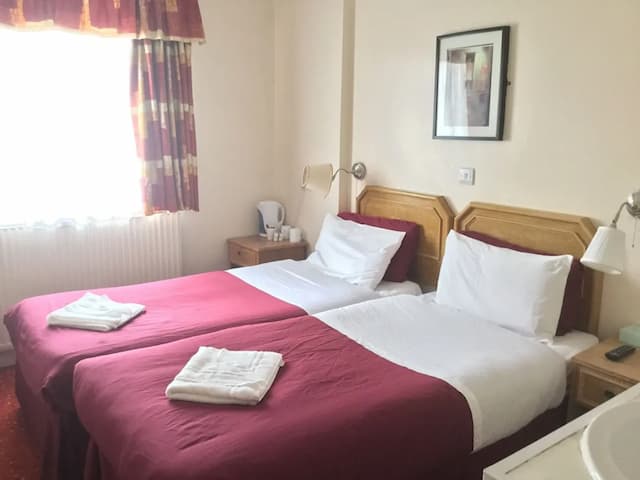 吉斯維克酒店-雙床房-2