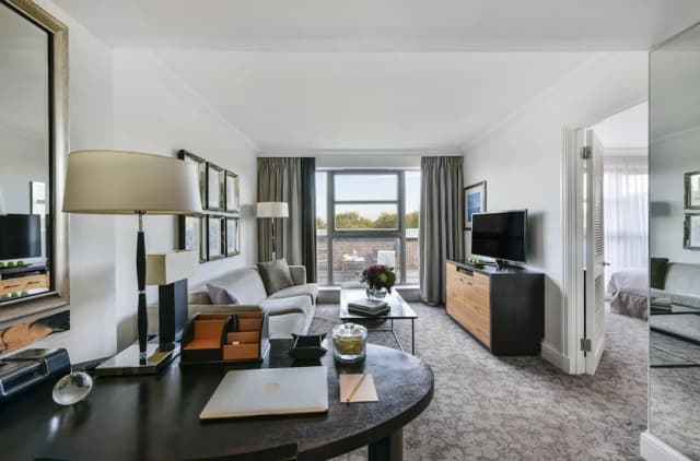 ハイアット リージェンシー ロンドン、ザ チャーチル-Regency スイート バルコニー-2