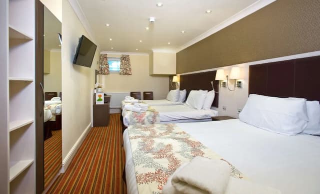 Best Western Chiswick Palace & Suites-Standard Room, Multiple Beds, Non Smoking-5