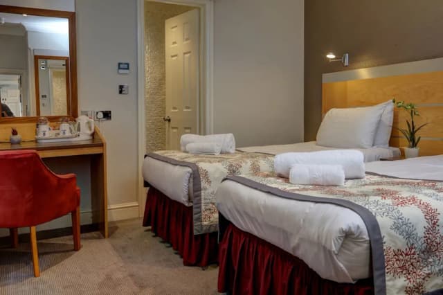 Best Western Chiswick Palace & Suites-Standard Room, Multiple Beds, Non Smoking-1