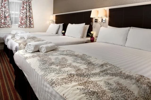 Best Western Chiswick Palace & Suites-Standard Room, Multiple Beds, Non Smoking-4
