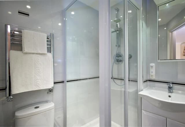 Best Western Chiswick Palace & Suites-Standard Room, Multiple Beds, Non Smoking-6