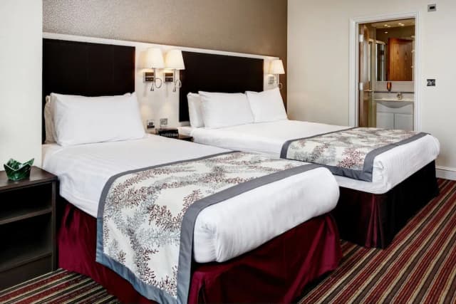 Best Western Chiswick Palace & Suites-Standard Room, Multiple Beds, Non Smoking-8