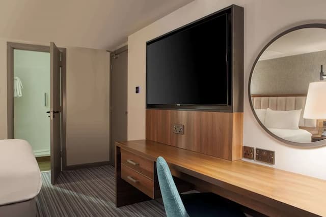 DoubleTree by Hilton London - Chelsea-Room, 1 Queen Bed-5