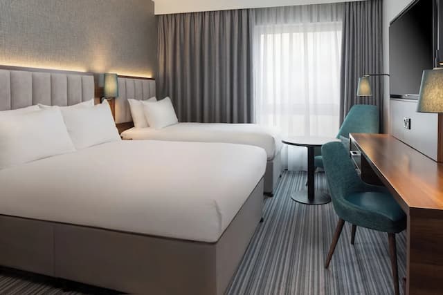 DoubleTree by Hilton London - Chelsea-Double or Twin Room-1
