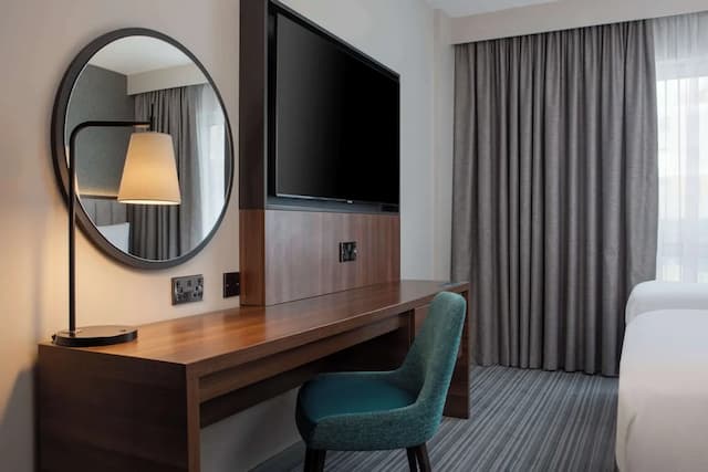DoubleTree by Hilton London - Chelsea-Double or Twin Room-3