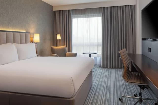 DoubleTree by Hilton London - Chelsea-Deluxe Room, 1 Queen Bed-1