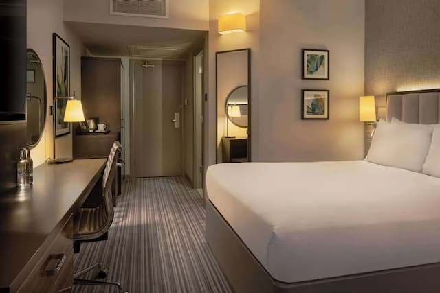DoubleTree by Hilton London - Chelsea-Deluxe Room, 1 Queen Bed-4