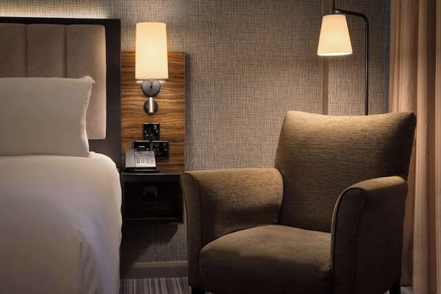 DoubleTree by Hilton London - Chelsea-Junior Suite, 1 King Bed-3