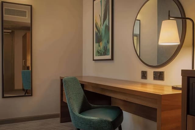 DoubleTree by Hilton London - Chelsea-Room, Accessible-2