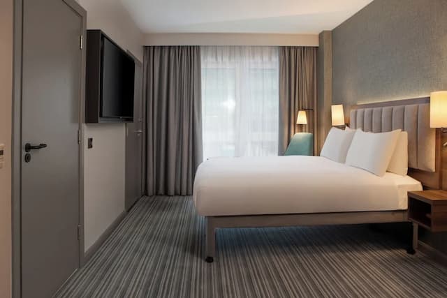 DoubleTree by Hilton London - Chelsea-Room, Accessible-5