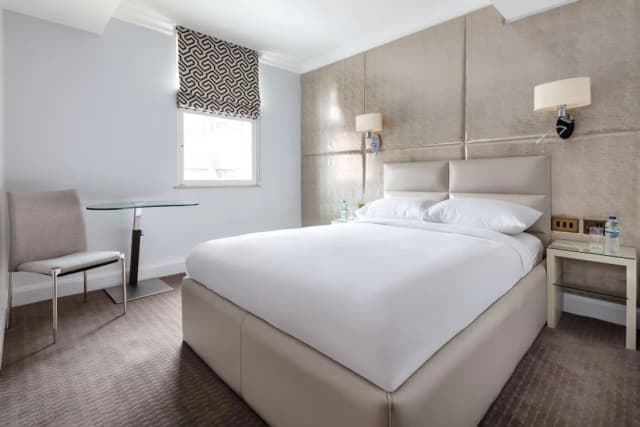 Radisson Blu Hotel, London Mercer Street-Standard Room-5