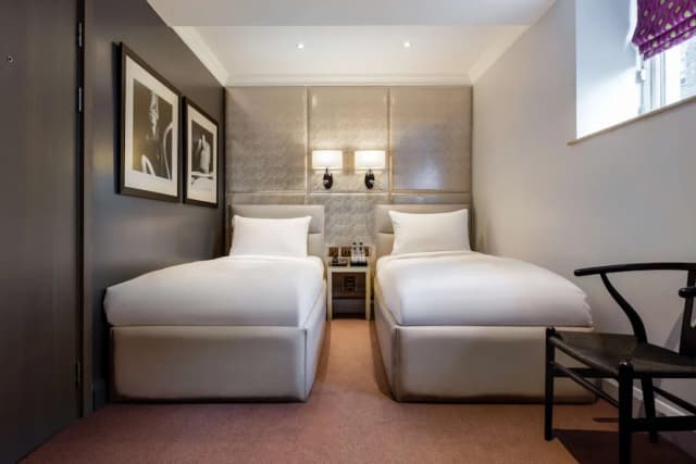 Radisson Blu Hotel, London Mercer Street-Standard Room-7