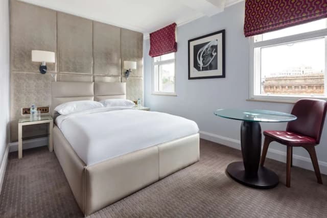 Radisson Blu Hotel, London Mercer Street-Standard Room-4