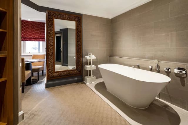 Radisson Blu Hotel, London Mercer Street-Suite, Corner-15