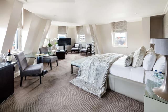 Radisson Blu Hotel, London Mercer Street-Suite, Corner-3