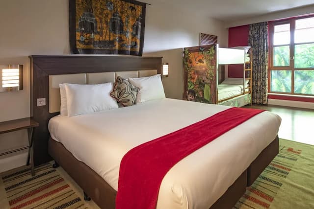 チェシントン リゾート ホテル-Safari King Family room with bunk beds-1