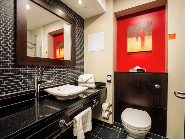 チェシントン リゾート ホテル-Safari King Family room with bunk beds-4