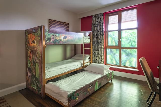 チェシントン リゾート ホテル-Safari King Family room with bunk beds-2