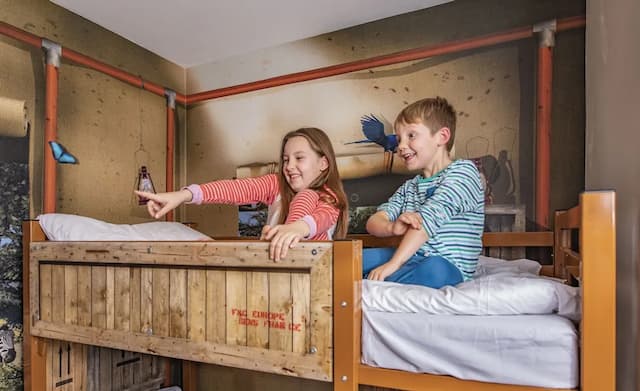 チェシントン リゾート ホテル-Safari African adventure family room-3