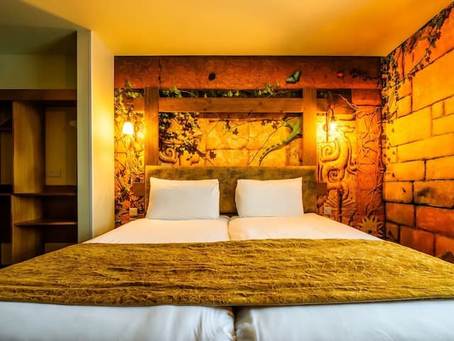 チェシントン リゾート ホテル-Azteca Accessible themed family room-3