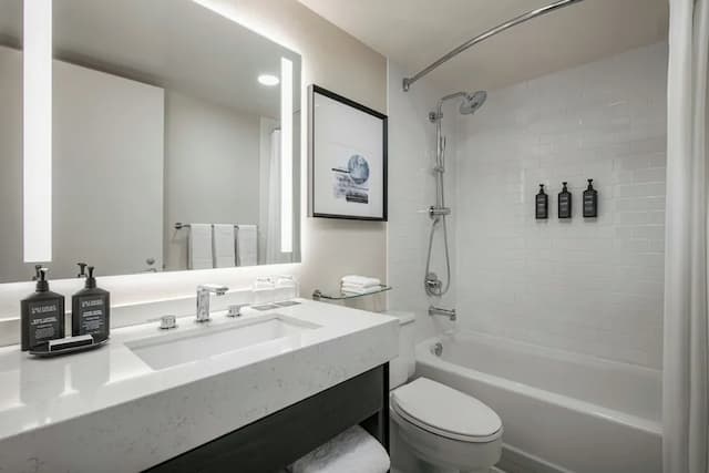 シェラトン ラガーディア イースト ホテル-クラブ ルーム ダブルベッド 2 台-6