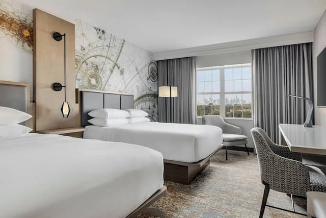 芝加哥米德韋機場萬豪飯店-客房, 2 張加大雙人床 (Mobility/Hearing Accessible, Tub)-1