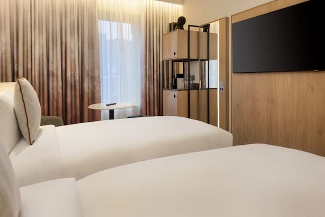 布魯姆斯伯里大使飯店-標準雙床房-2