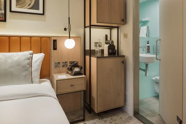 布魯姆斯伯里大使飯店-標準單人房-4