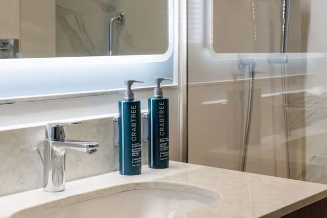 DoubleTree by Hilton London Angel Kings Cross-Room, Multiple Beds-10