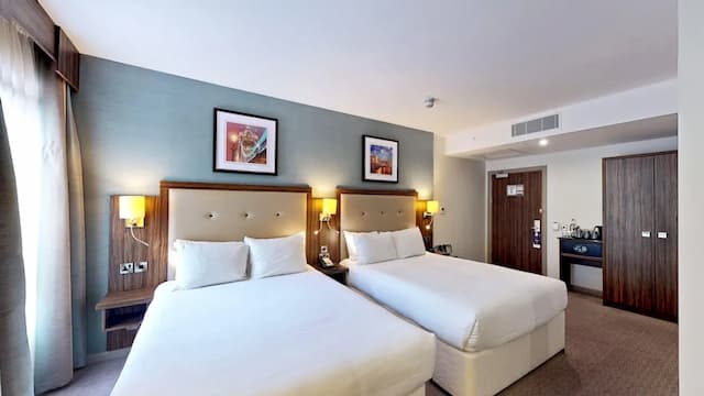 DoubleTree by Hilton London Angel Kings Cross-Room, Multiple Beds-1