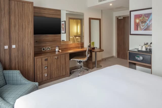 DoubleTree by Hilton London Angel Kings Cross-Room, 1 Queen Bed-1