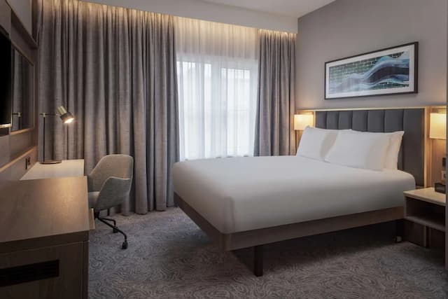 DoubleTree by Hilton London Angel Kings Cross-Room, 1 King Bed-2