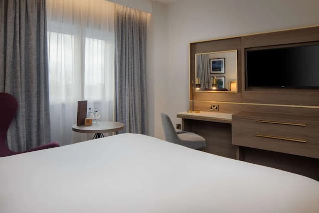 DoubleTree by Hilton London Angel Kings Cross-Executive Room, 1 King Bed-5