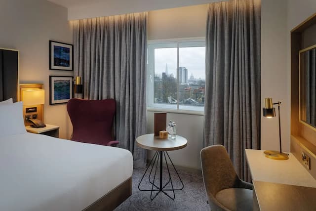 DoubleTree by Hilton London Angel Kings Cross-Executive Room, 1 King Bed-4