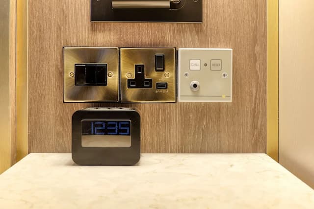 DoubleTree by Hilton London Angel Kings Cross-Room, 1 Queen Bed, Accessible-6