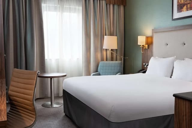 DoubleTree by Hilton London Angel Kings Cross-Deluxe Room, 1 King Bed-1