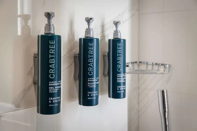 DoubleTree by Hilton London Angel Kings Cross-Junior Suite-10