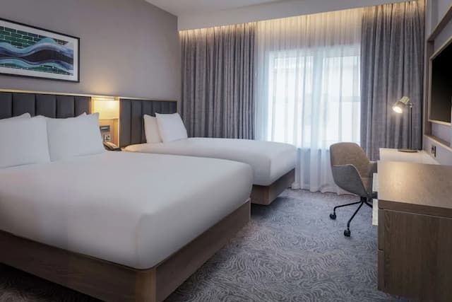 DoubleTree by Hilton London Angel Kings Cross-Superior Room, Multiple Beds-3