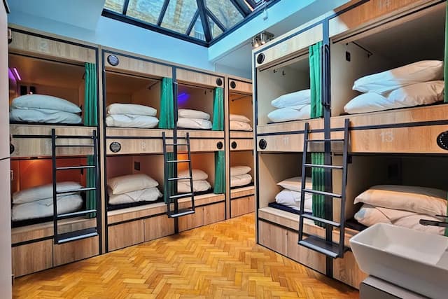 Clink 261 Hostel-Pod in 14-Bed Mixed Dormitory-1