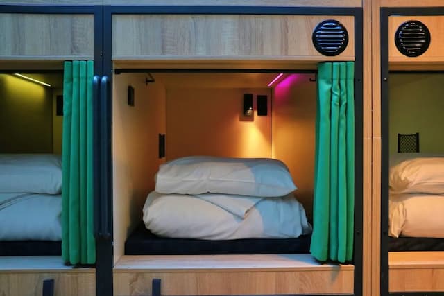 Clink 261 Hostel-Pod in 14-Bed Mixed Dormitory-4
