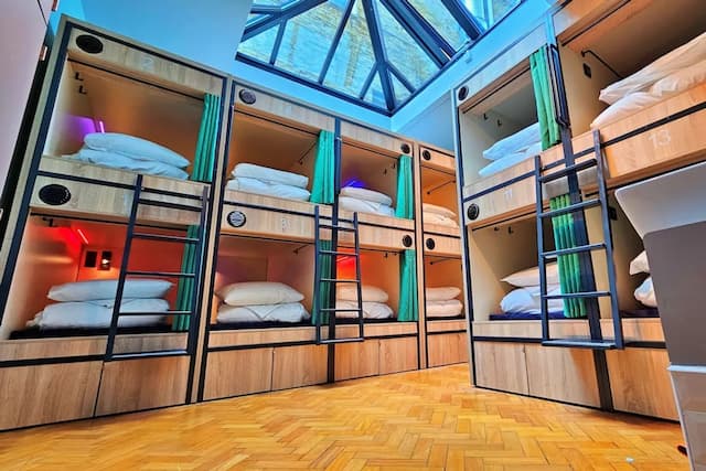 Clink 261 Hostel-Pod in 14-Bed Mixed Dormitory-2