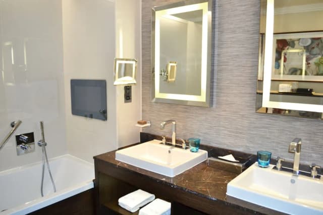 Taj 51 Buckingham Gate, Suites and Residences-Deluxe Suite, 1 Bedroom (Minsters)-9