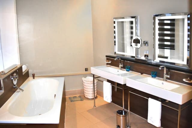 Taj 51 Buckingham Gate, Suites and Residences-Deluxe Suite, 1 Bedroom (Kings)-7