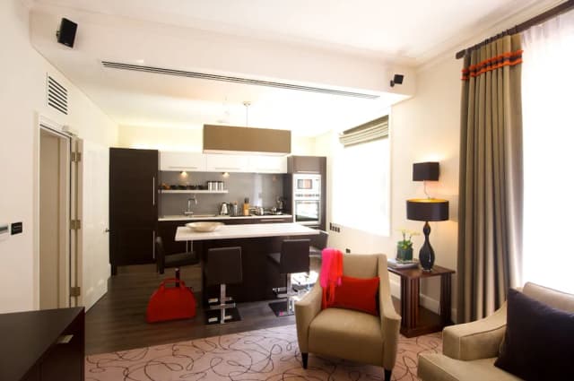 Taj 51 Buckingham Gate, Suites and Residences-Deluxe Suite, 2 Bedrooms (Minsters)-3