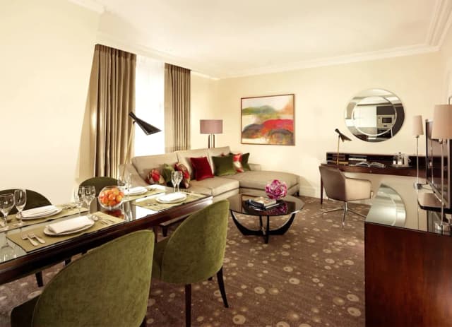 Taj 51 Buckingham Gate, Suites and Residences-Deluxe Suite, 2 Bedrooms (Minsters)-6